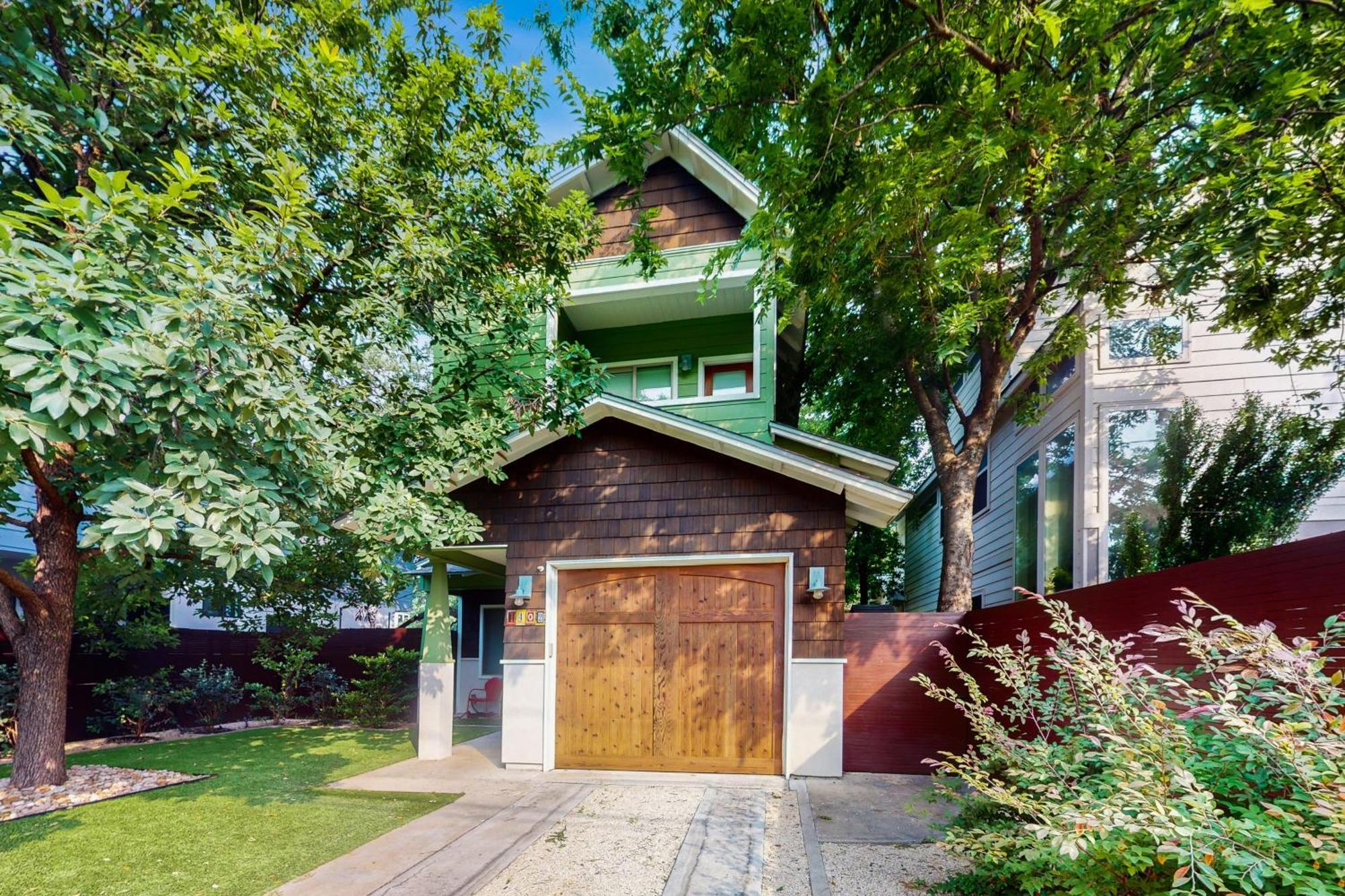 Giraffic Park Villa Austin Exterior photo